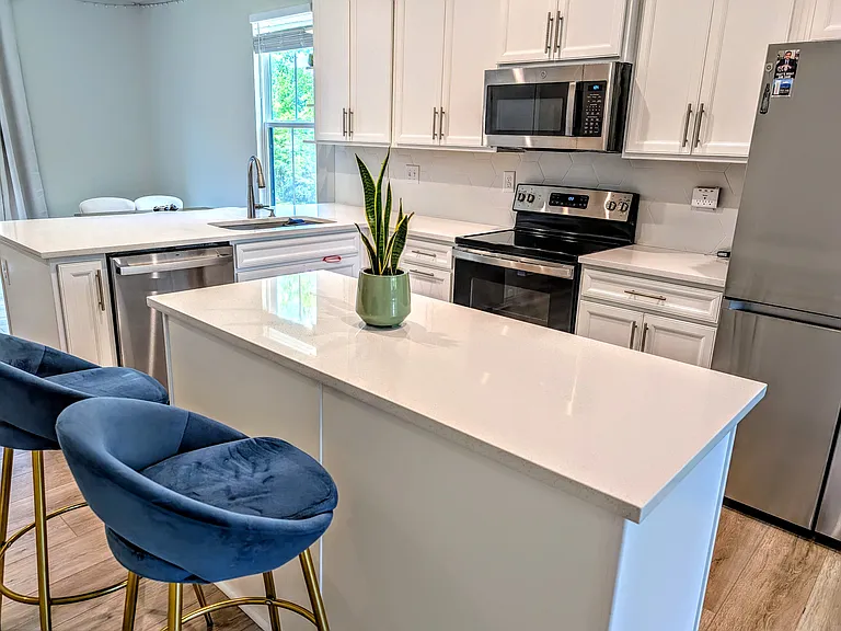 460 Spearfield Ln — Photo 3