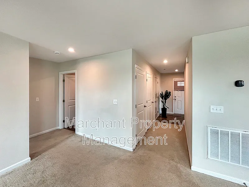 Poplar Glen — Photo 3