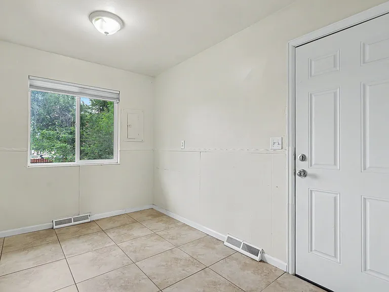 1731 Auburn Dr — Photo 7