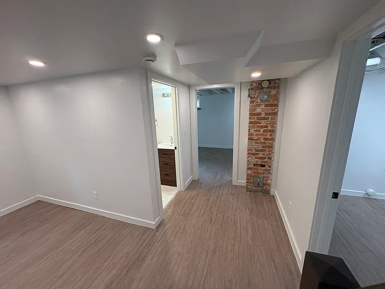 419 N Church Ave — Photo 7