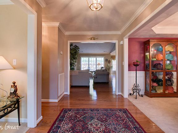 4th image of 7973 Hollins Court Dr