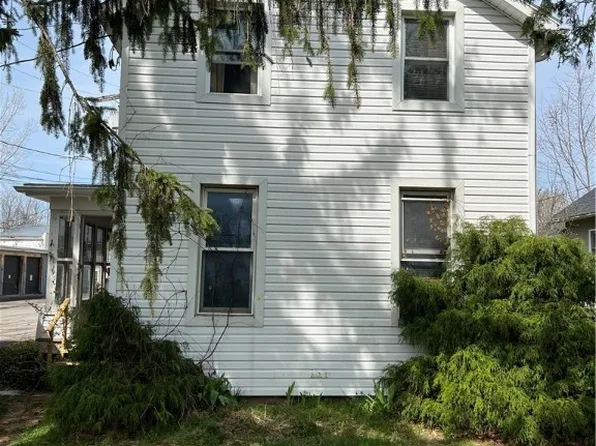 75 Fair St, Brockport, NY 14420