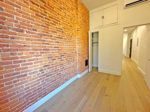 1853 Cornelia Street image 10 of 16