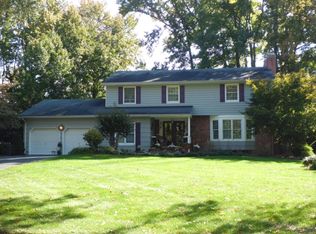 24 Kingsley Dr, Manalapan, NJ 07726