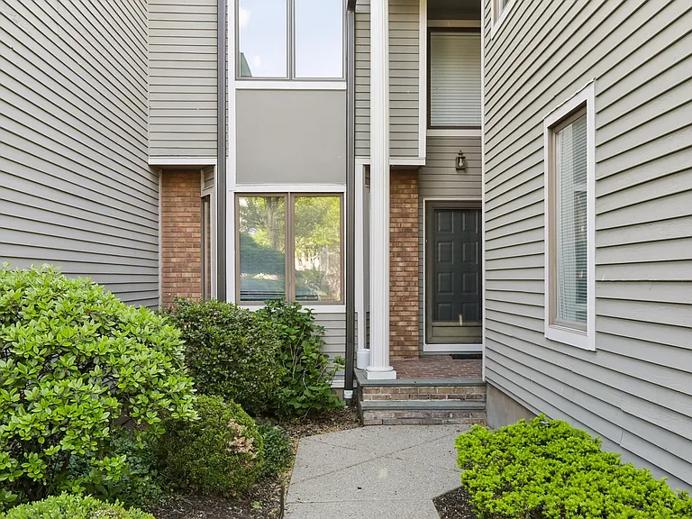 79 Lakeview Dr — Photo 13