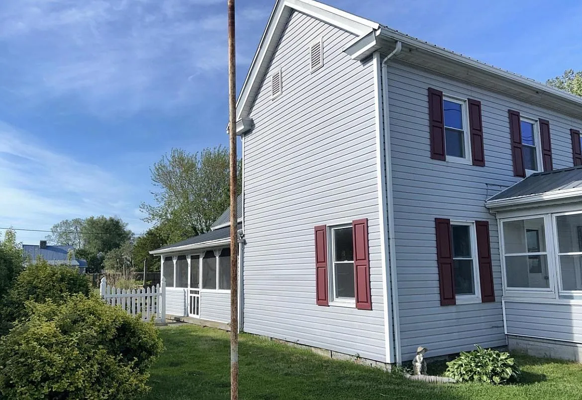 4 bed, 1266 sqft, $2,200 — Photo 3