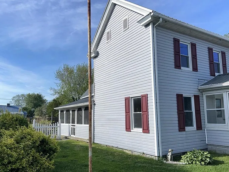 403 Delaware Ave — Photo 3