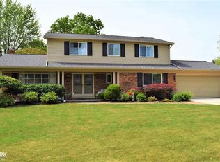 29450 Burwick St, Harrison Township, MI 48045