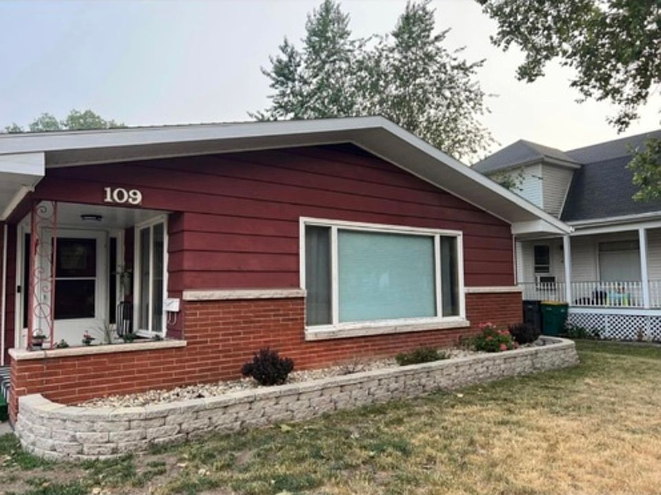1st image of 109 W Elm St
