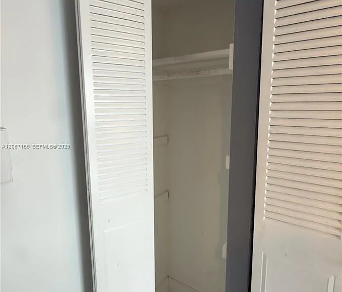 1351 NE Miami Gardens Dr #422E — Photo 13