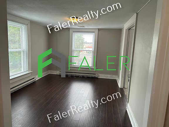 4th image of 664 Oak St APT 4
