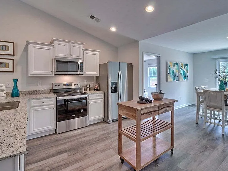 322 Conifer St — Photo 11