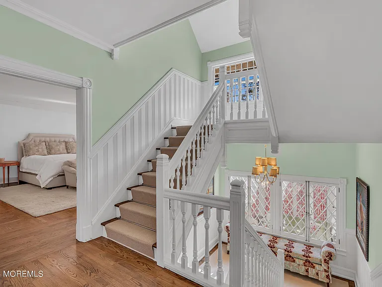 207 Monmouth Ave — Photo 33