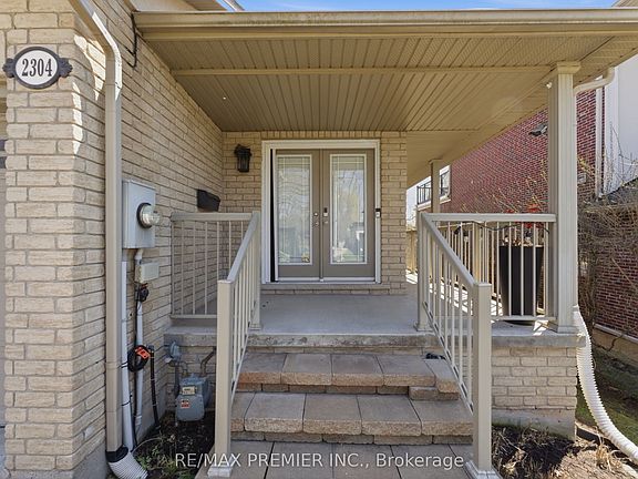 3rd image of 2304 Sovereign St