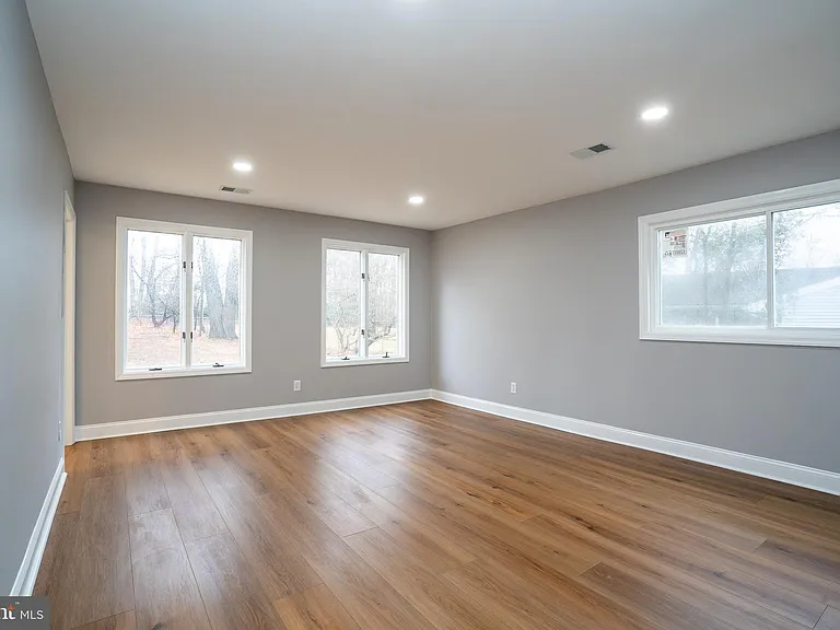 127 Kendall Rd — Photo 23