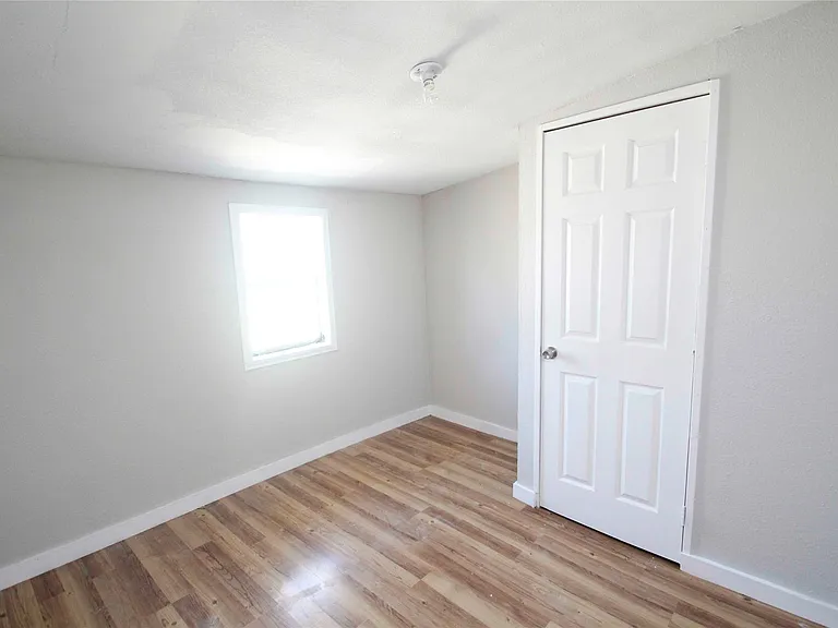 923 S Wine St — Photo 9