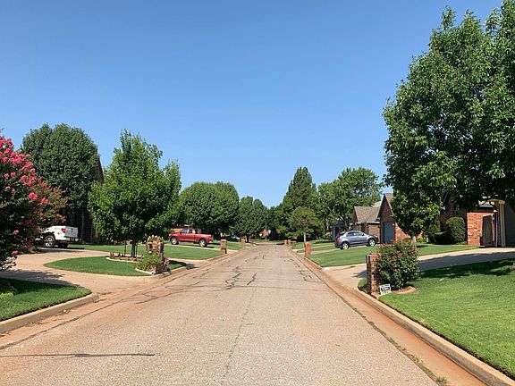 5th image of 6601 NW 109th St