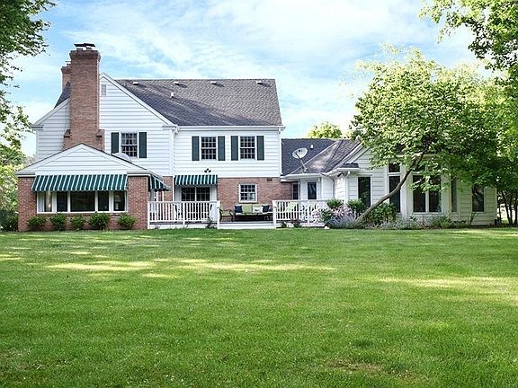 3rd image of 339 W Woodlyn Dr