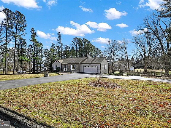3rd image of 2365 Northcliff Dr