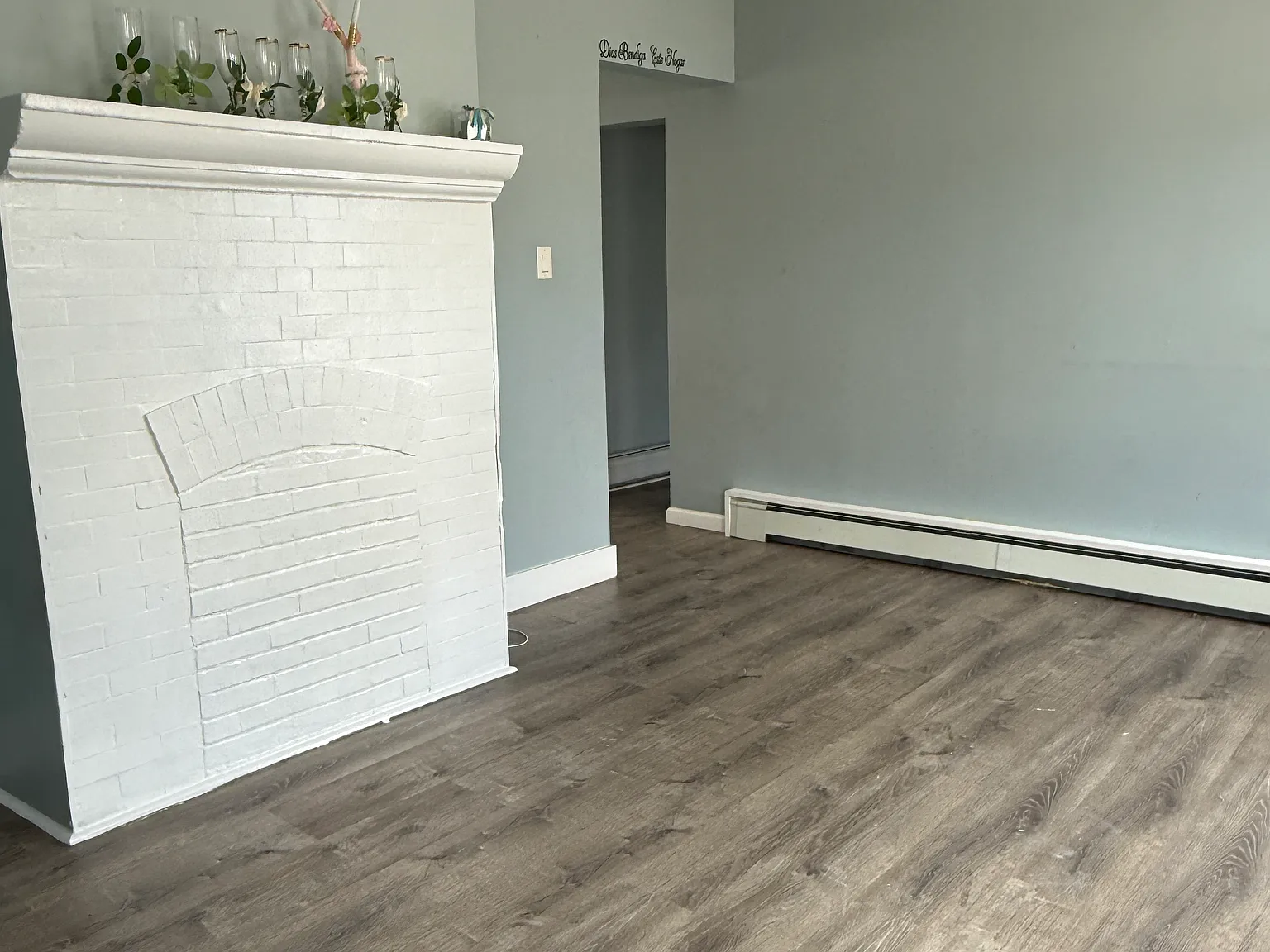 3 bed, $1,900 — Photo 2