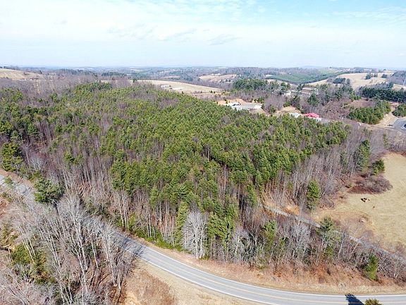 5th image of 12 Chances Creek Rd