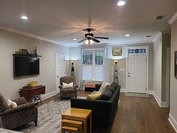 3rd image of 9390 Settler Ave