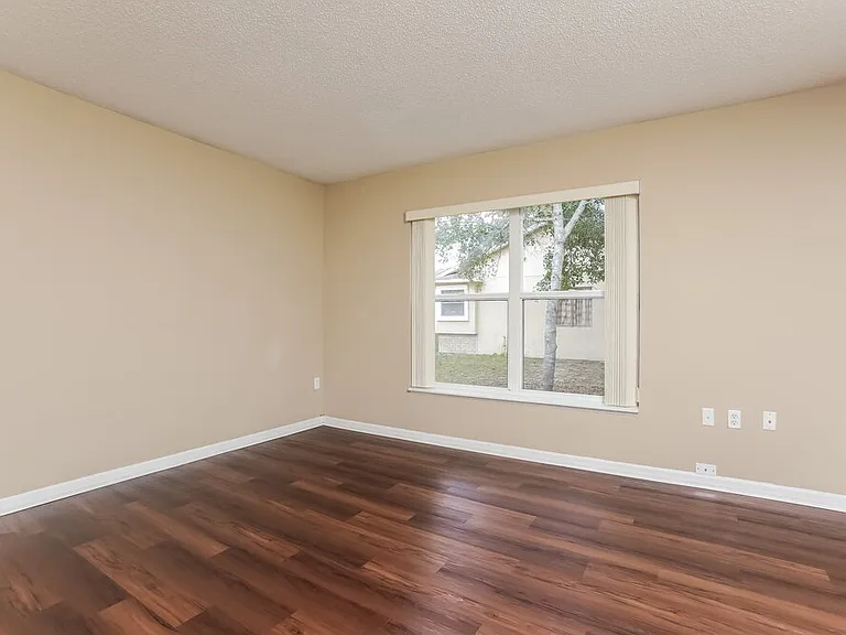 1762 Hillandale Ave — Photo 12