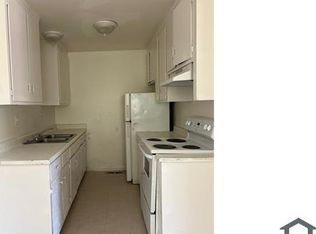 102 E Dakota Ave #B, Fresno, CA 93704