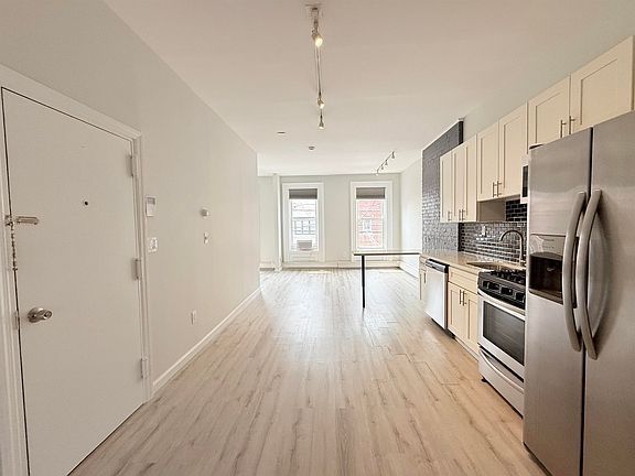 3rd image of 332 Communipaw Ave APT 2