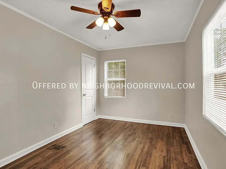 948 E Kelley Cir — Photo 5