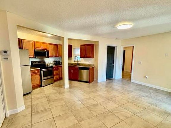 4th image of 1458 Guava Ave