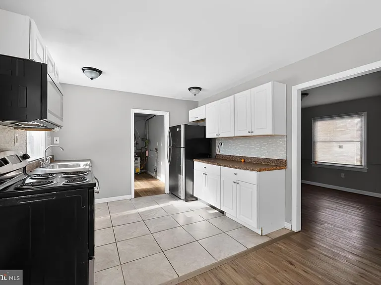 17 Bonnie Ln — Photo 2
