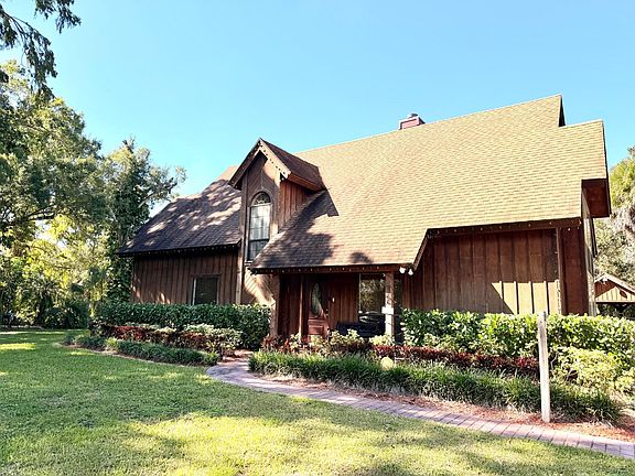 4th image of 505 SE 18th Way