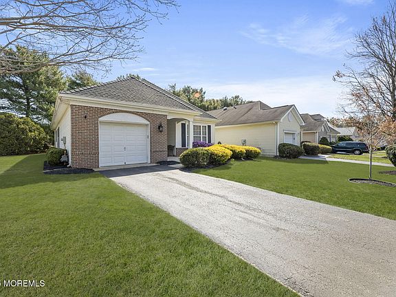 4th image of 17 Evergreen Springs Drive