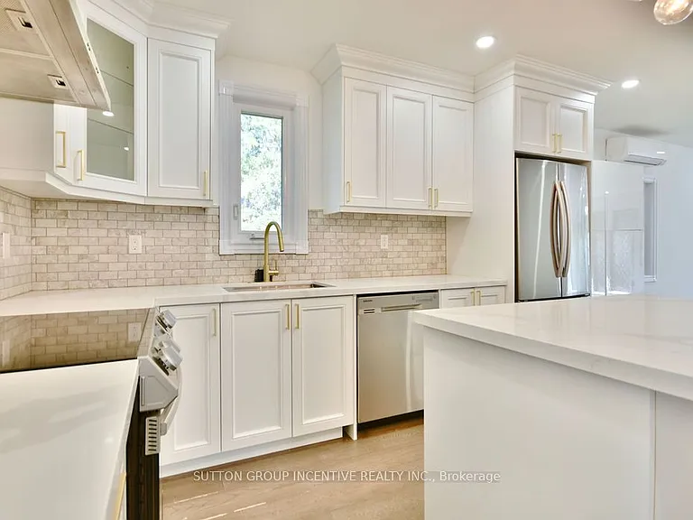 1556 Houston Ave — Photo 22