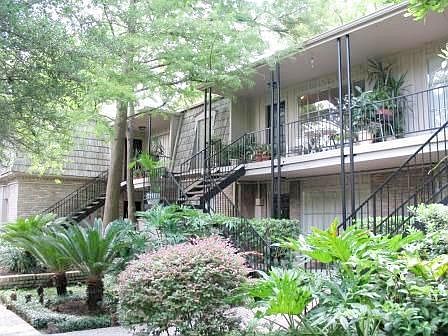 3rd image of 5010 Woodway Dr APT 102