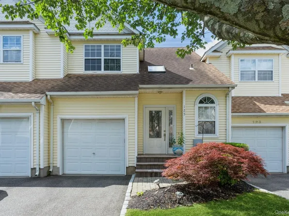 125 Cinnamon Court, Melville, NY 11747