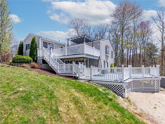 5th image of 704 Hill Rd
