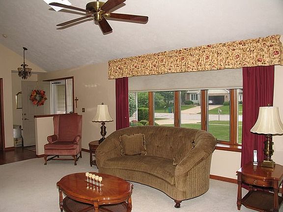 3rd image of 24822 W Prairie Dr