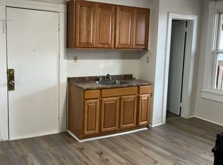 688 High St #4-R, Holyoke, MA 01040