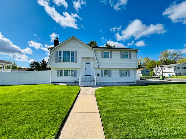 125 Maheu St, Bristol, CT 06010