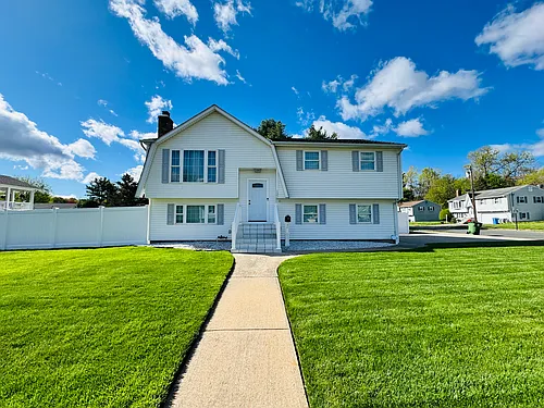 125 Maheu St Photo 1