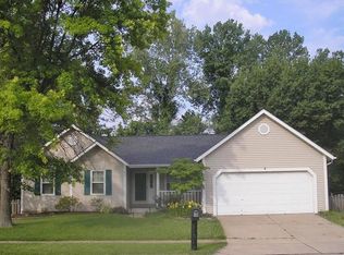 927 Keeneland Rd, Florissant, MO 63034