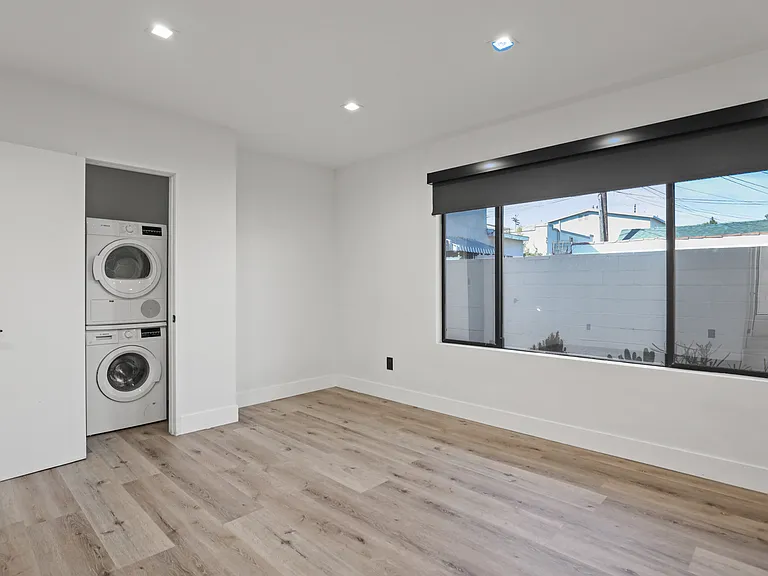 955 N Oxford Ave #D — Photo 6