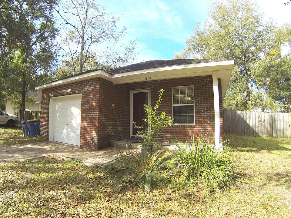 1st image of 10597 Oak Crest Dr