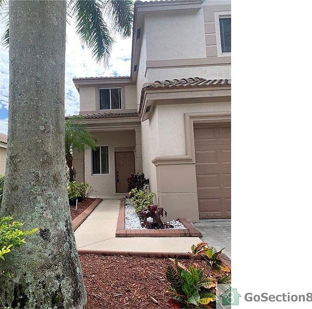 1st image of 889 Golden Cane Dr