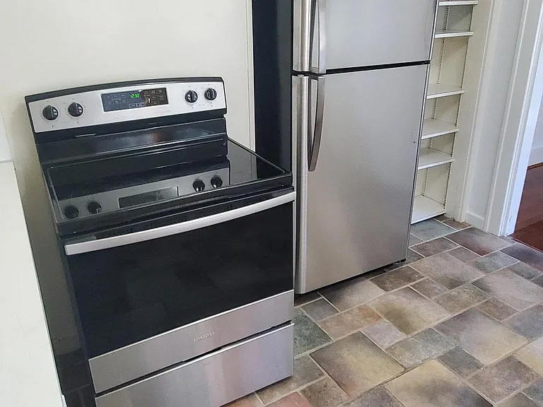 957 Maxwell Ave SE — Photo 11