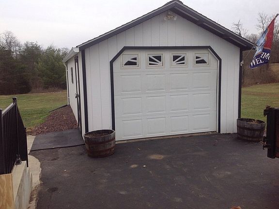 detached Garage : has electricity 14x24