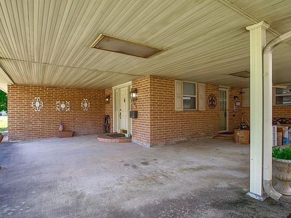4th image of 105 New Orleans St