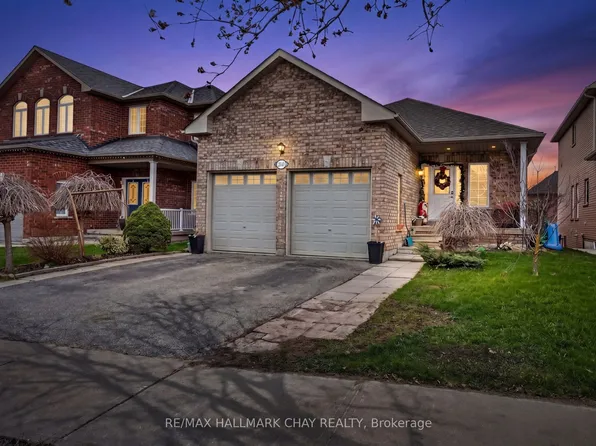 2040 Celeste St, Innisfil, ON L9S 4Z5